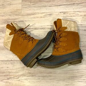 KHOMBU duck boots size 7